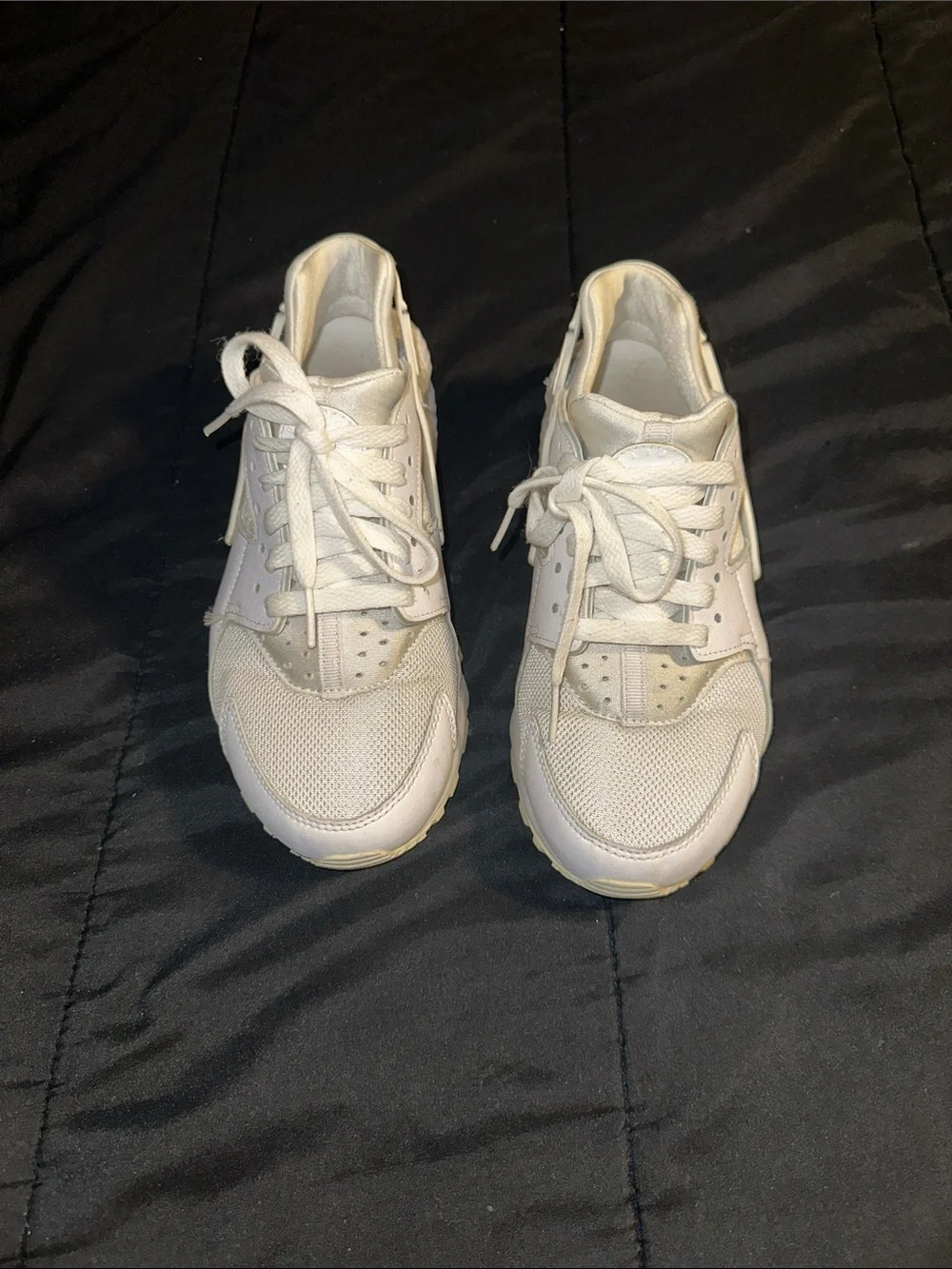 White Nike Huaraches